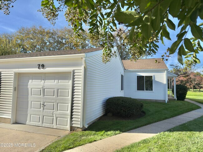 Photo - 79 Greenwood Dr