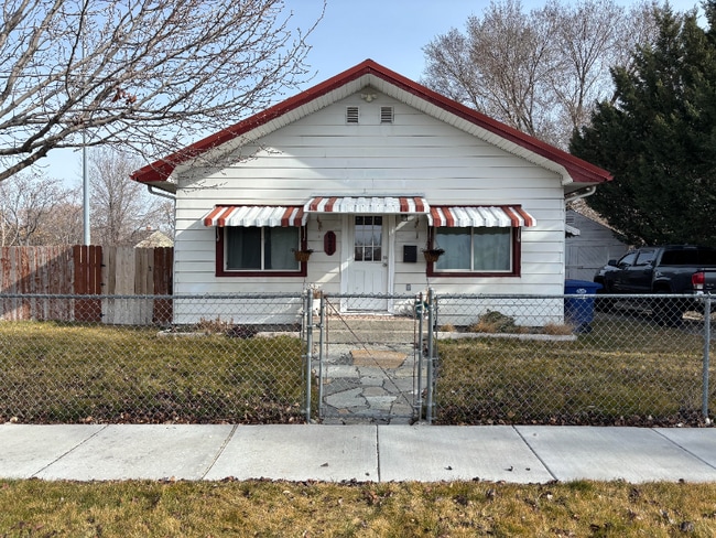 Photo - 628 4th Ave N