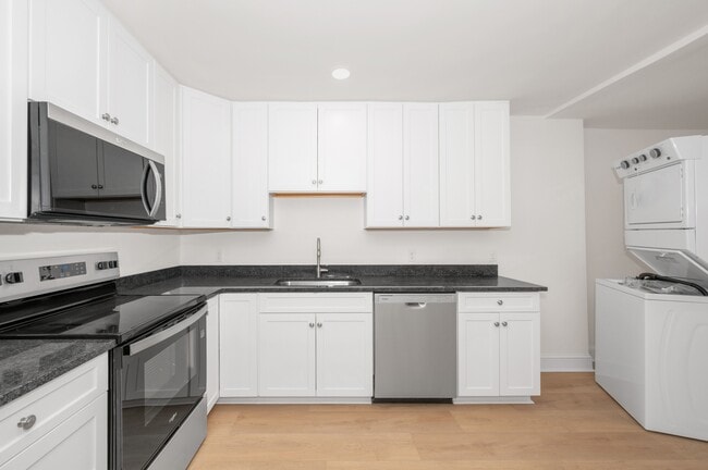 Photo - 112 N Market St