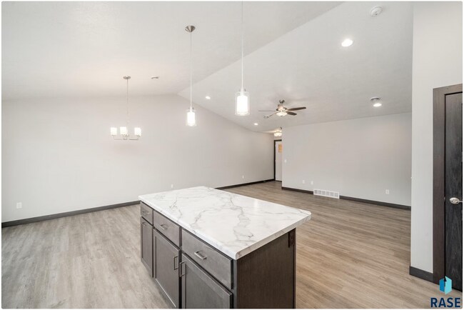 Photo - 4513 W 35th St N