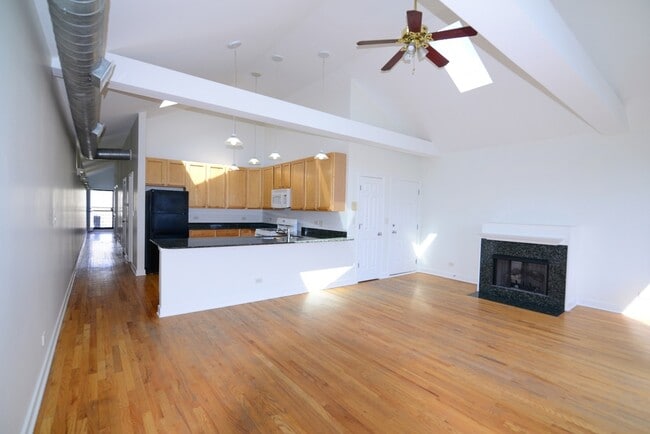 Photo - 2334 W Harrison St Unit 4