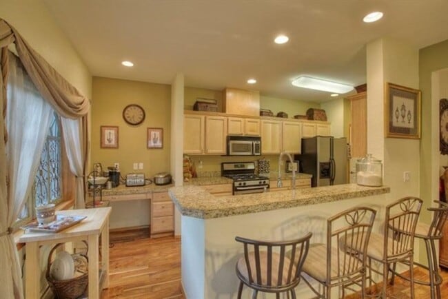 Photo - Contemporary Town home in Renton
