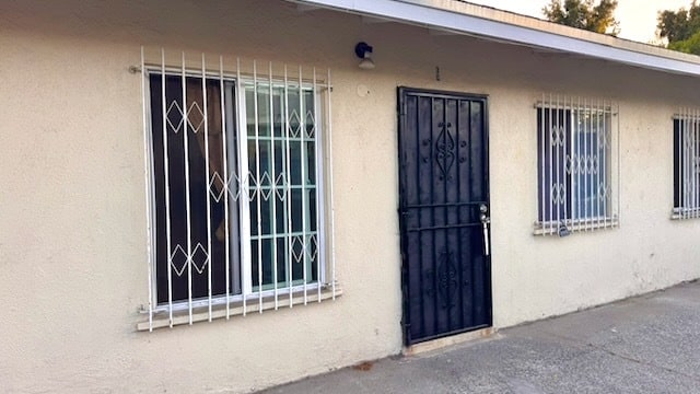Building Photo - 9721 Grape St Unit C
