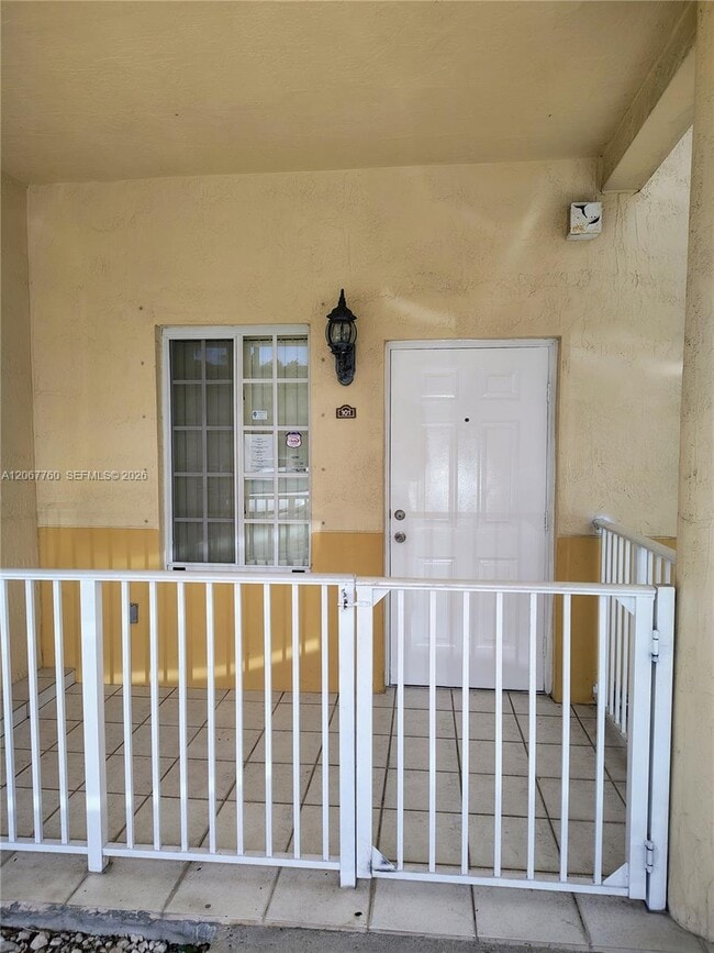 Photo - 6990 NW 179th St Unidad 101-2