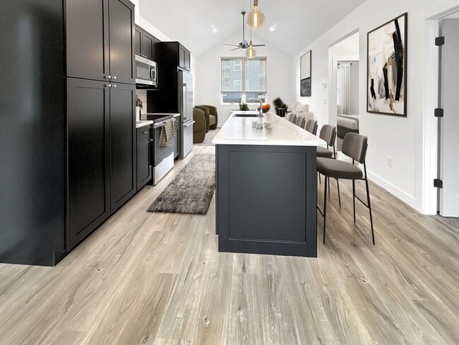 Building Photo - 446 Michigan Ave Unit 3