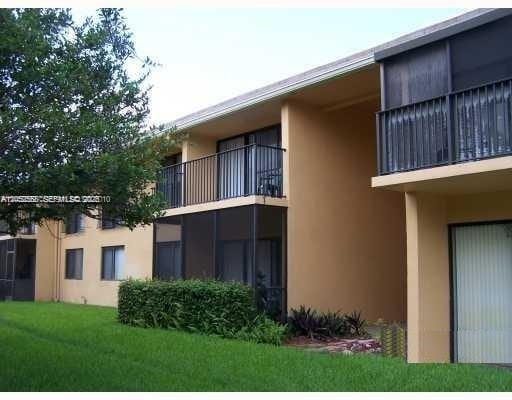 Building Photo - 5841 Washington St Unit 60