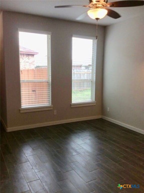 Photo - 562 Creekside Frst