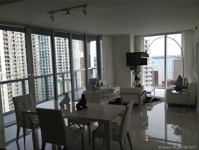 Photo - 495 Brickell Ave Unidad 2602