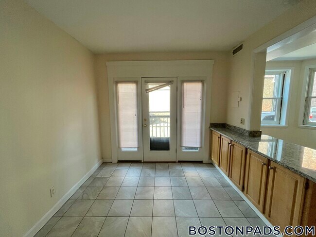 Photo - 1135 Commonwealth Ave Unit 2