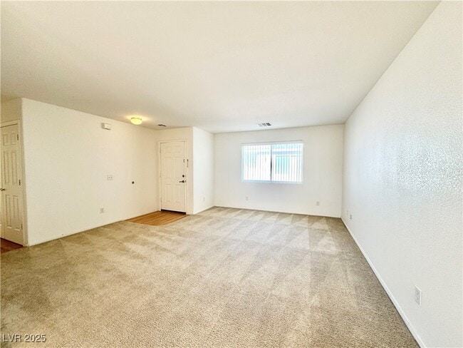 Photo - 1080 Hall Ave