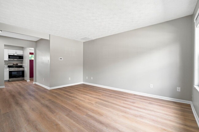 Photo - 3500 Warwick Dr