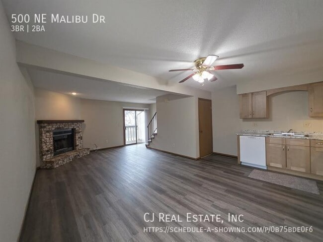 Photo - 500 NE Malibu Dr