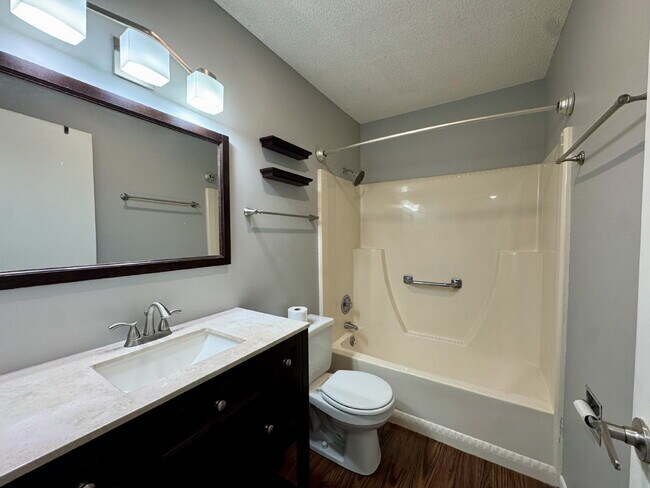 Photo - 445 Elm Pl Unit L-24