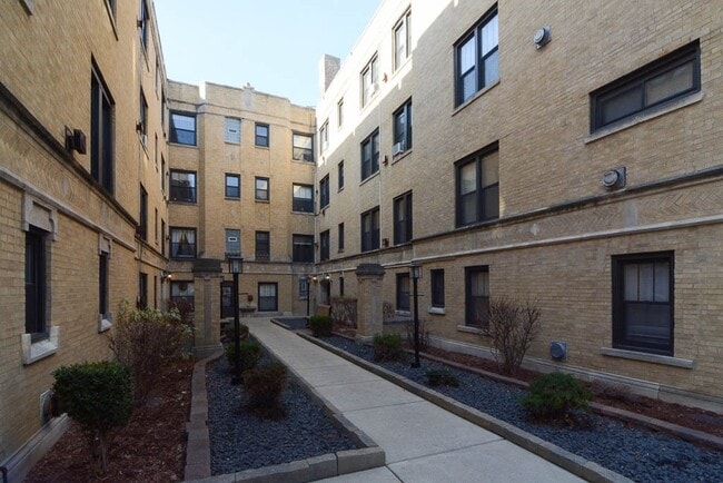 Building Photo - 2851 N Orchard St Unit J01W