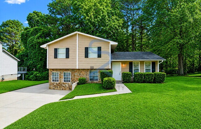 Building Photo - Welcome Home to Fairway Acres – 3 Beds • 1.5 Baths of Comfort