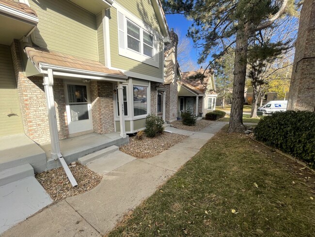 Charming Cozy Townhome - Charming Cozy Townhome