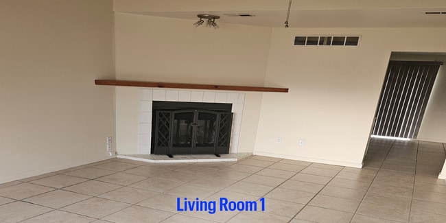 Photo - 115 Longacre Dr