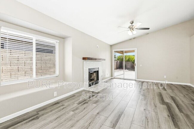 Building Photo - 2638 N Saffron Cir