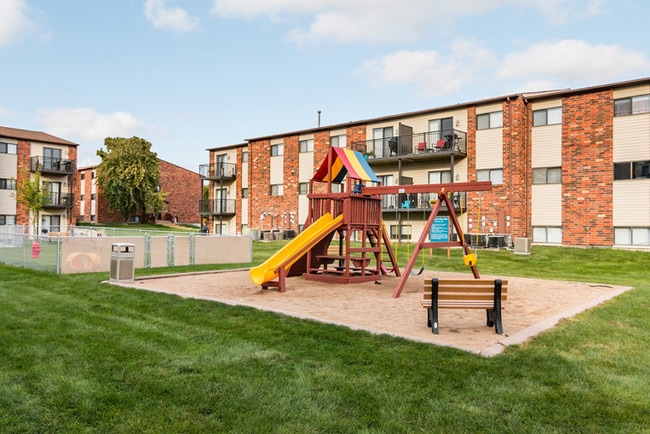 Photo - Oakwood Estates