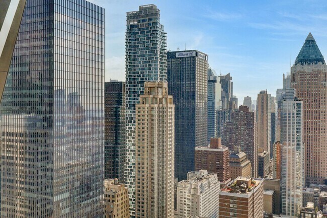 Photo - 322 W 57th St