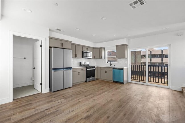 Photo - 860 N Hudson Ave Unidad 860 N Hudson