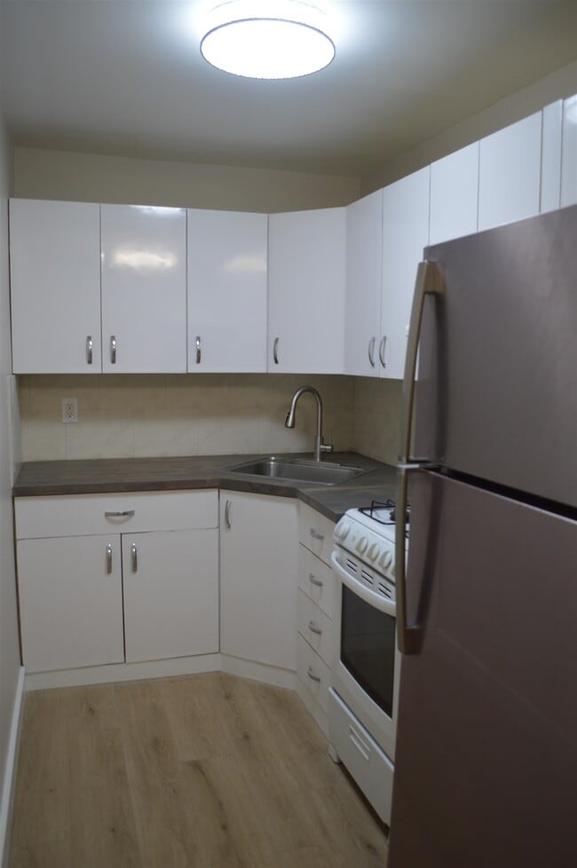 Photo - 455 Fairview Ave Unit 9