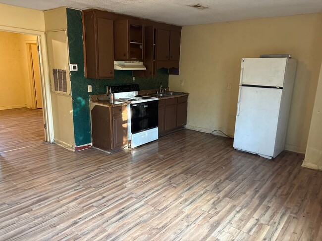 Photo - 422 B Brewer St Unit B