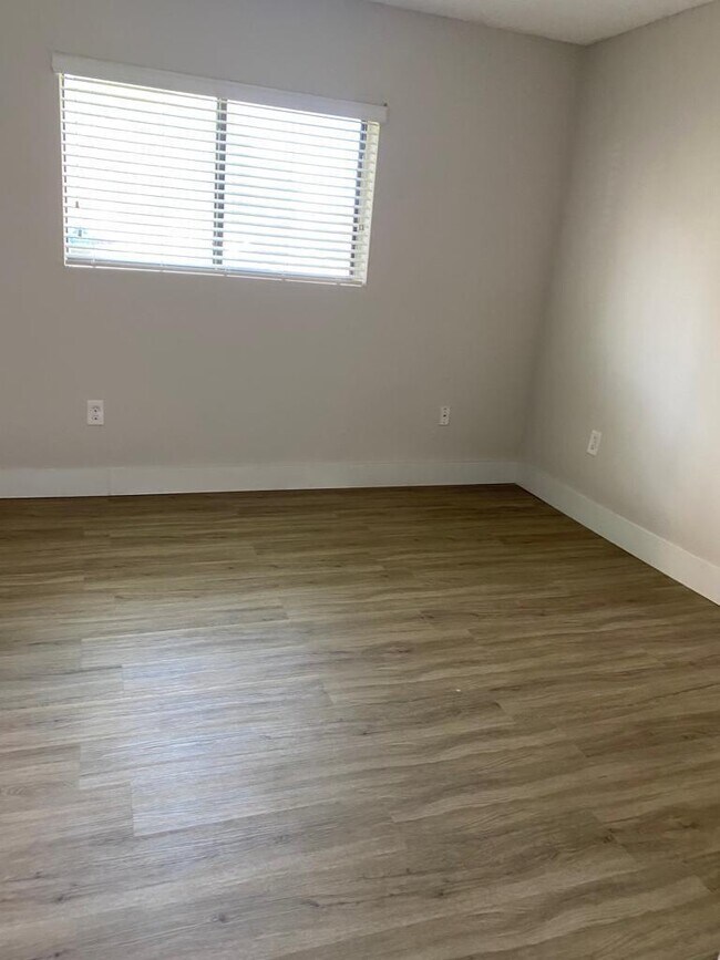 Photo - 450 Palm Cir W Unidad 103