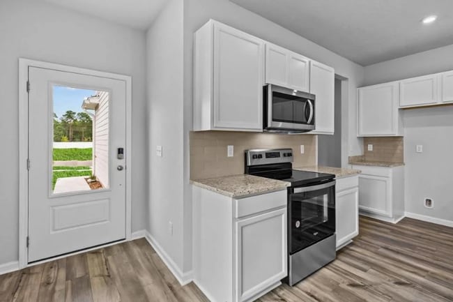 Photo - 95369 Katherine St