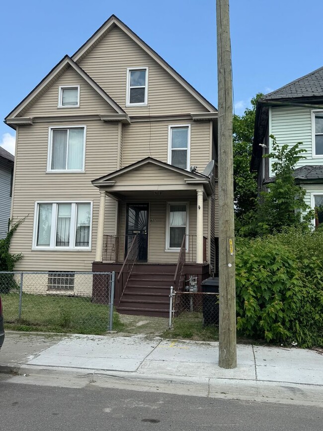 Building Photo - 4 Bedroom spacious Colonial, mins from Dow... Rental