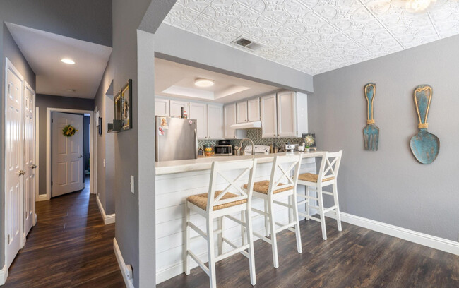 Building Photo - Hurley Place Rental