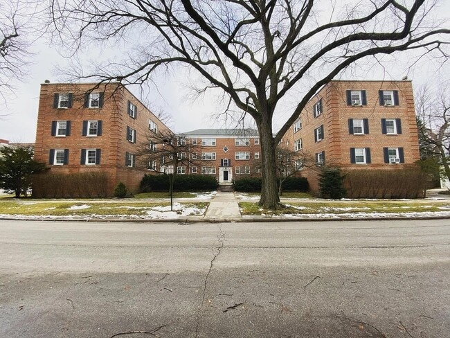Building Photo - 2608 Bennett Ave Unit 3W