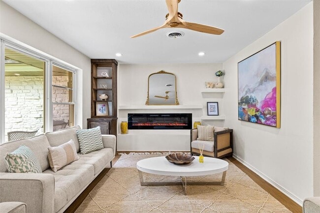 Photo - 2737 Clermont Pl