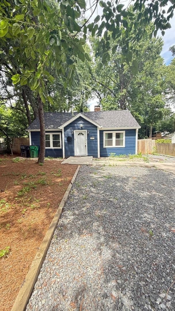Building Photo - Charming 3BR House in Charlotte