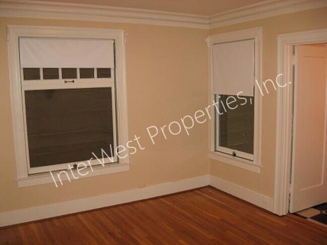 Photo - Studio Unit in the Alphabet Dist w/hardwoods & W/S/G included in the rent -Tudor Arms! Unit 209