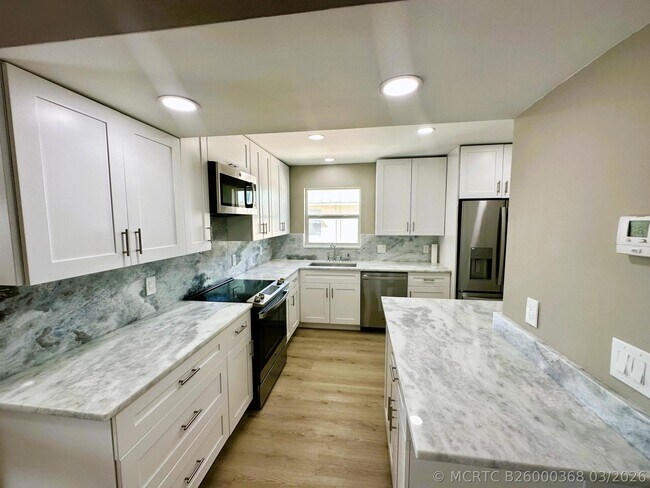7 Colonial Club Dr Unit 304