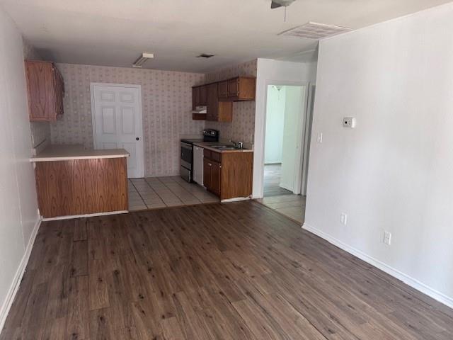 Photo - 210-220-220 16th St SE