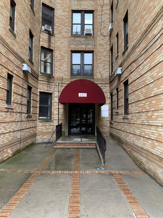 Photo - 112 W 138th St Apartments