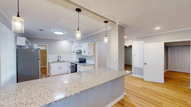 Photo - Walk to Downtown Prattville!!! 4/2 Completely Updated!