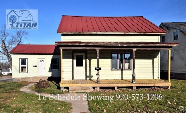 Building Photo - 2 Bedroom New London Town House