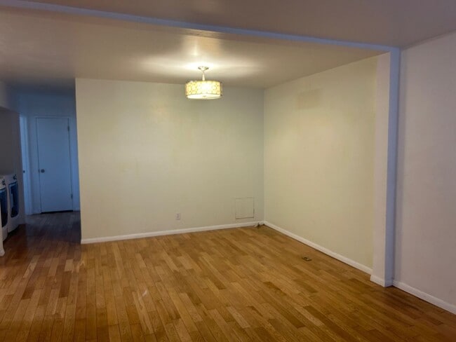 Photo - 570 Peach St