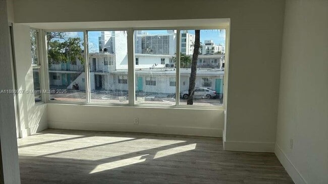 Building Photo - 1943 71st St Unit 1A