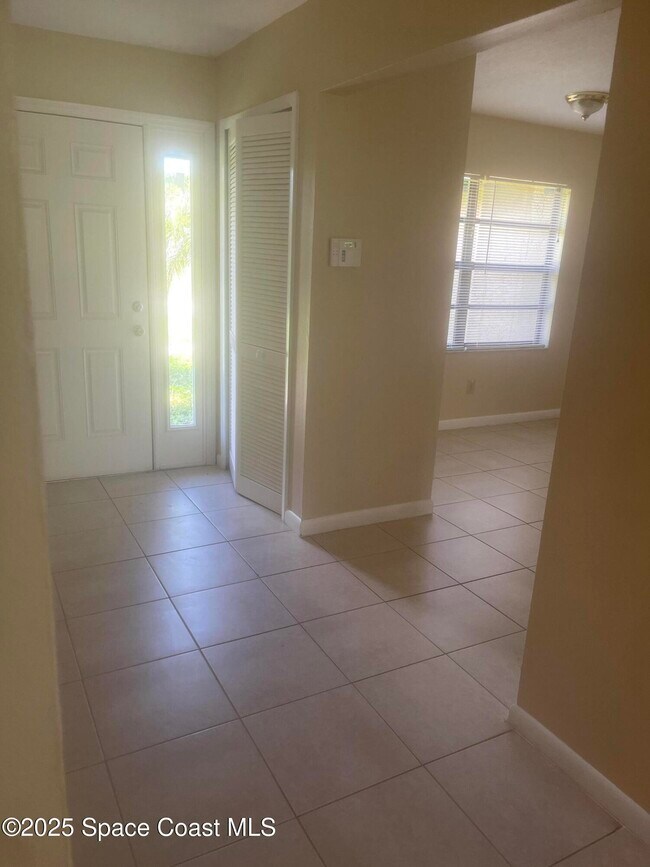 Photo - 1534 Amador Ave NW