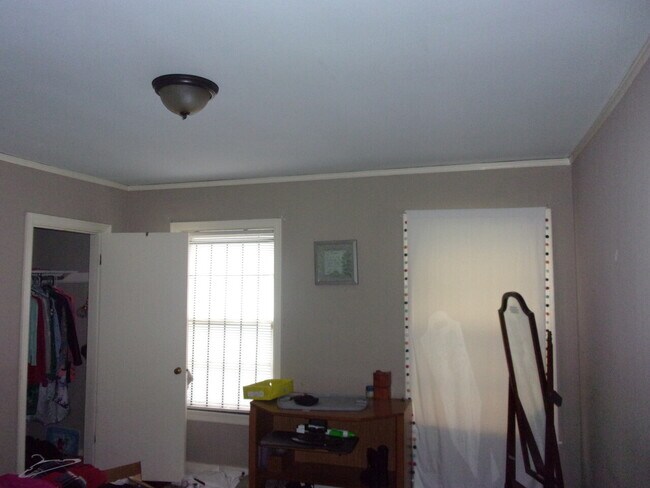 Photo - 1278 Gill Ave