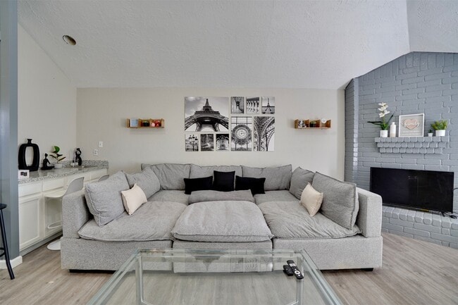 Photo - 4010 Oak Terrace Ct