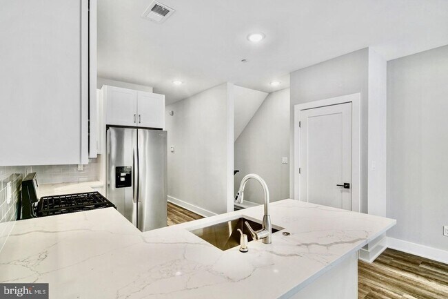 Photo - Brand New Luxury Apartments Unit 1