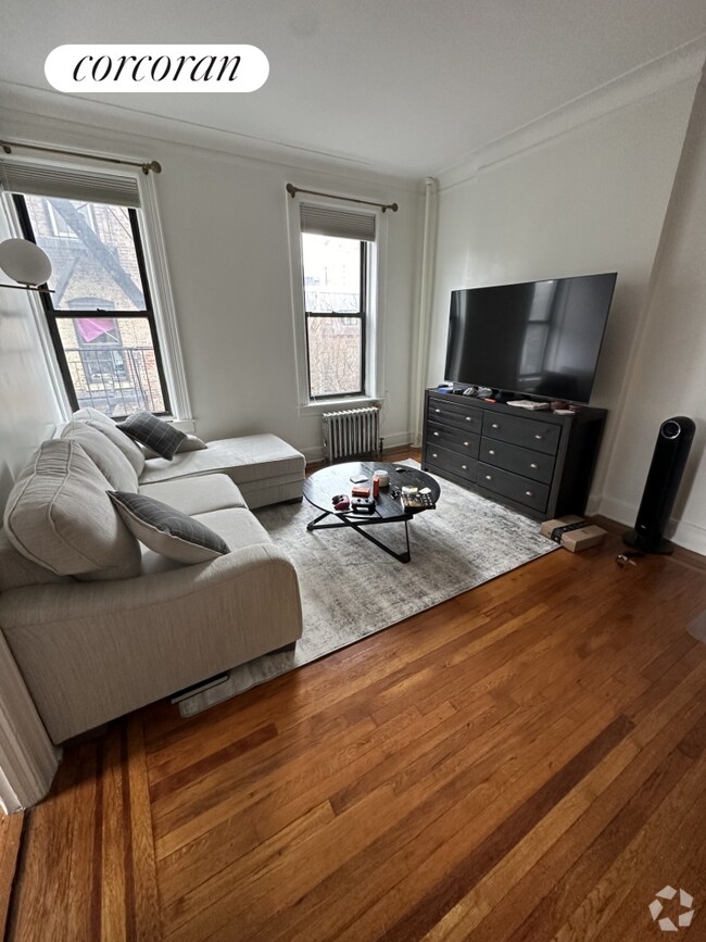 Building Photo - 97 Perry St Rental