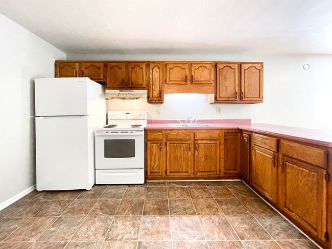 Photo - 114 E 8th St Unit Apt 2