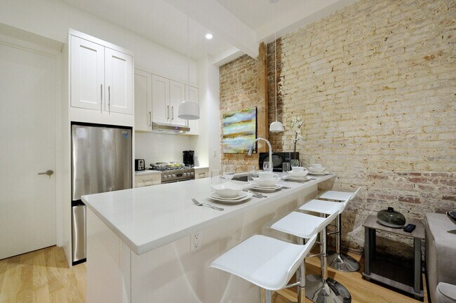 Photo - 348 W 45th St Unit ID1323938P