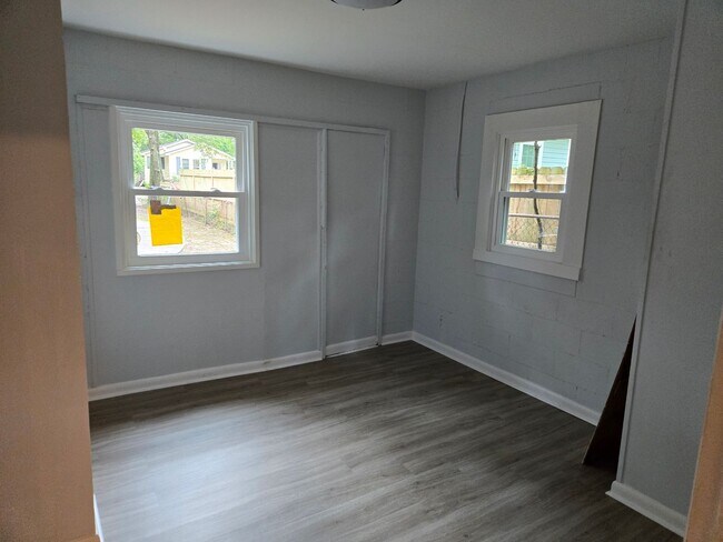 Photo - 2714 E Surrey Dr Unit B